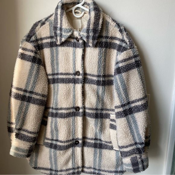 DONT BUY SOLD ON DIFF PLATFORM Poshmark WONT LET ME DELETR - Picture 2 of 9